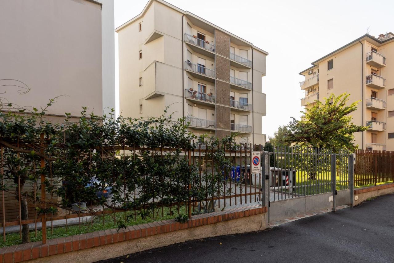 Lägenhet Quiet And Bright Flats With Balcony Pisa